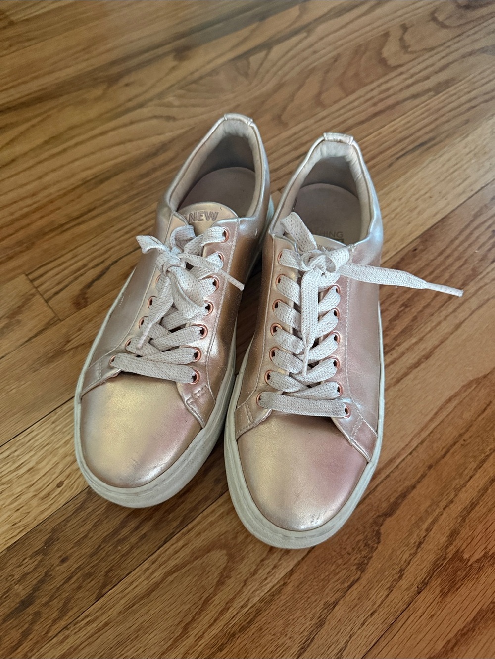 Women’s Metallic Rose Lace-Up Sneakers - Iridescent Pink